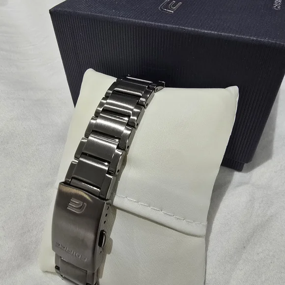 Casio Edifice Mens Watch - Picture 3 of 9